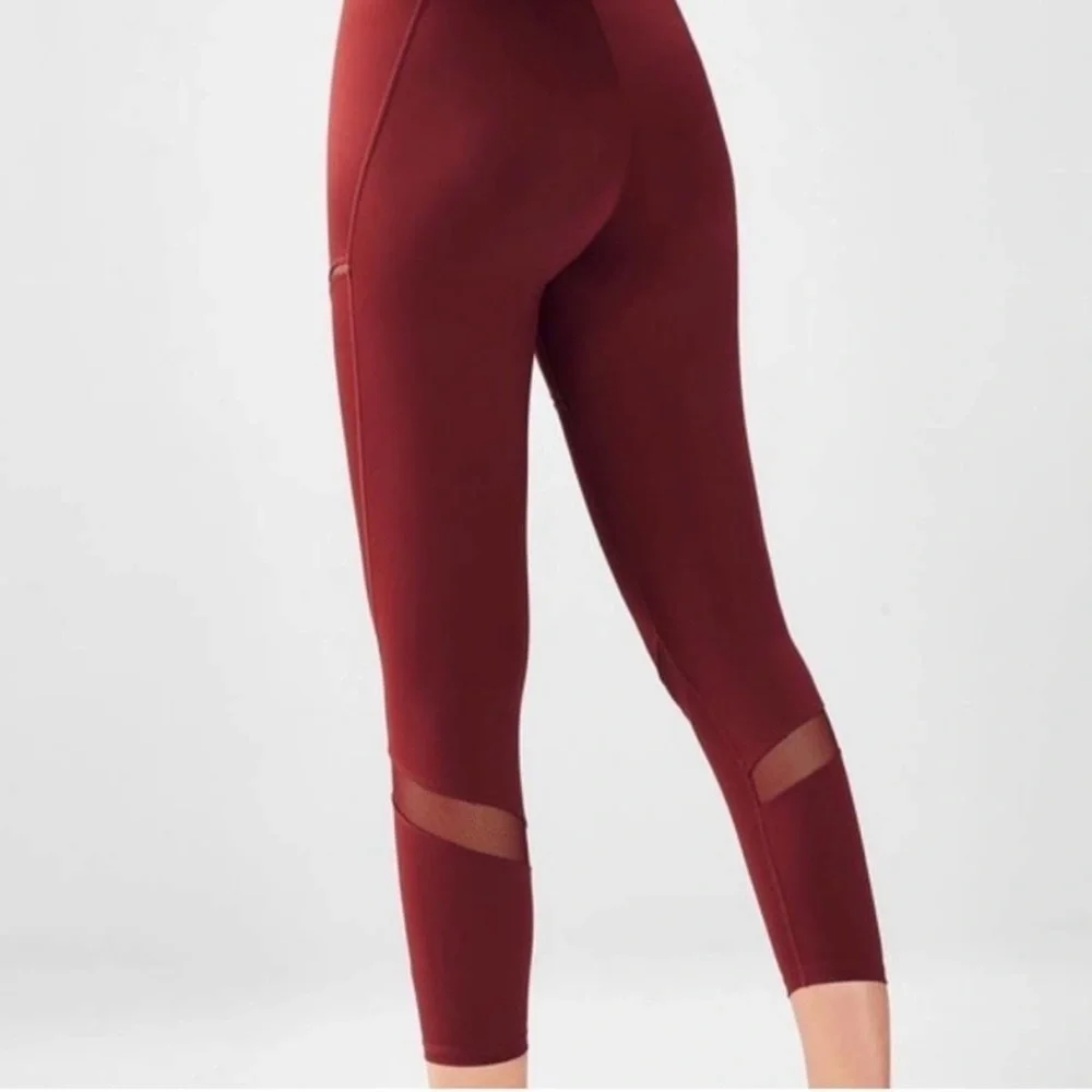 Fabletics NWT High Waisted Statement Powerlite 2.0 Athletic Leggings Burgundy